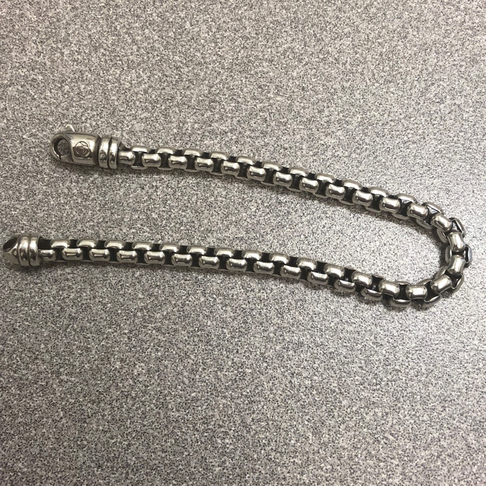 David Yurman box link bracelet 4mm thick.